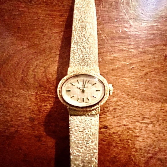 Bucherer Ladies Wristwatch - Picture 2 of 11